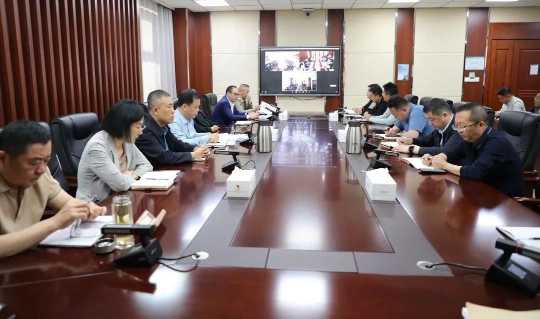 宏河集團召開五月份總經(jīng)理安全辦公會 全面筑牢安全生產(chǎn)防線1